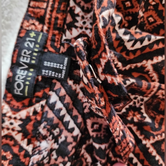 Forever 21 Tribal Print Plus Size Shorts - Picture 2 of 2